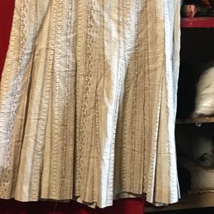 Jones New York pleated skirt new never worn